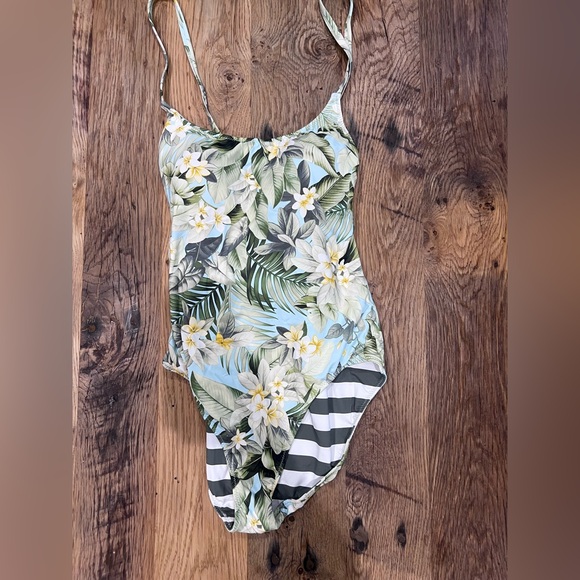 Tommy Bahama Paradise Fronds Reversible Maillot One-Piece Swimsuit - Picture 1 of 6